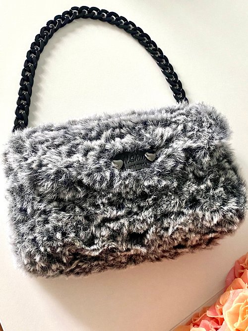 N.Shu_handmade Fur bag Mini bag Crochet bag Fur clutch Crochet clutch
