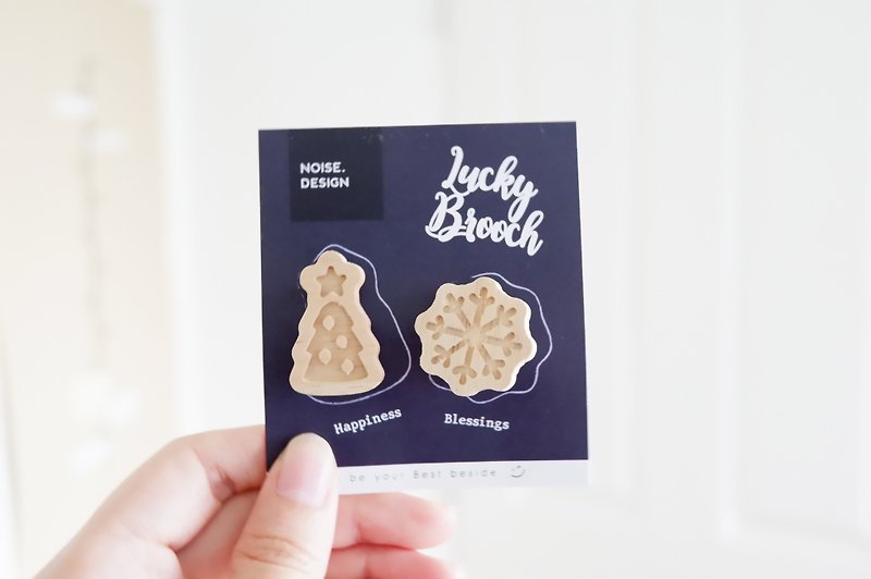 Lucky brooch - happiness&blessing - เข็มกลัด - ไม้ สีนำ้ตาล