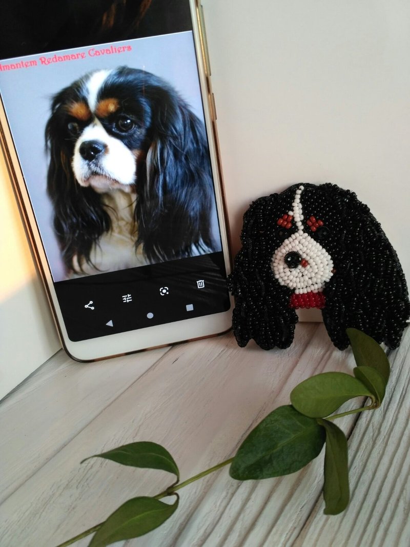 Custom pet portrait brooch, embroidery custom pet gift, Gift puppy mom. Spaniel. - Brooches - Glass Black