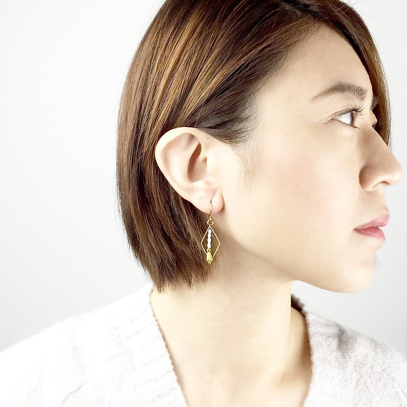 Compact earrings #5 - ต่างหู - โลหะ สีทอง