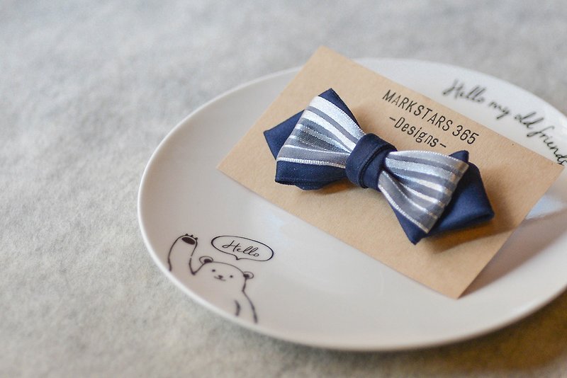 Silver Striped Blue Pin Pointed Bow Tie / Bow - เนคไท/ที่หนีบเนคไท - เส้นใยสังเคราะห์ สีเงิน