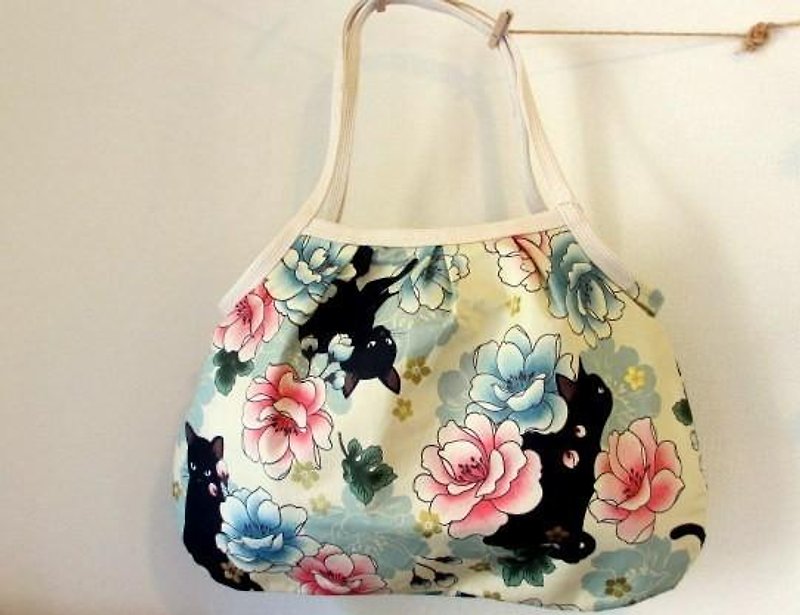 Black cat and peony Granny bag * pink (single-line) B - Messenger Bags & Sling Bags - Cotton & Hemp Khaki