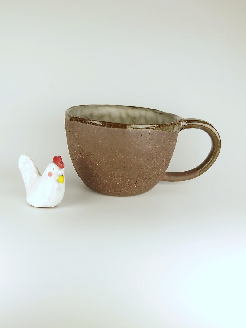 Hand squeeze coffee cup - Mugs - Pottery 