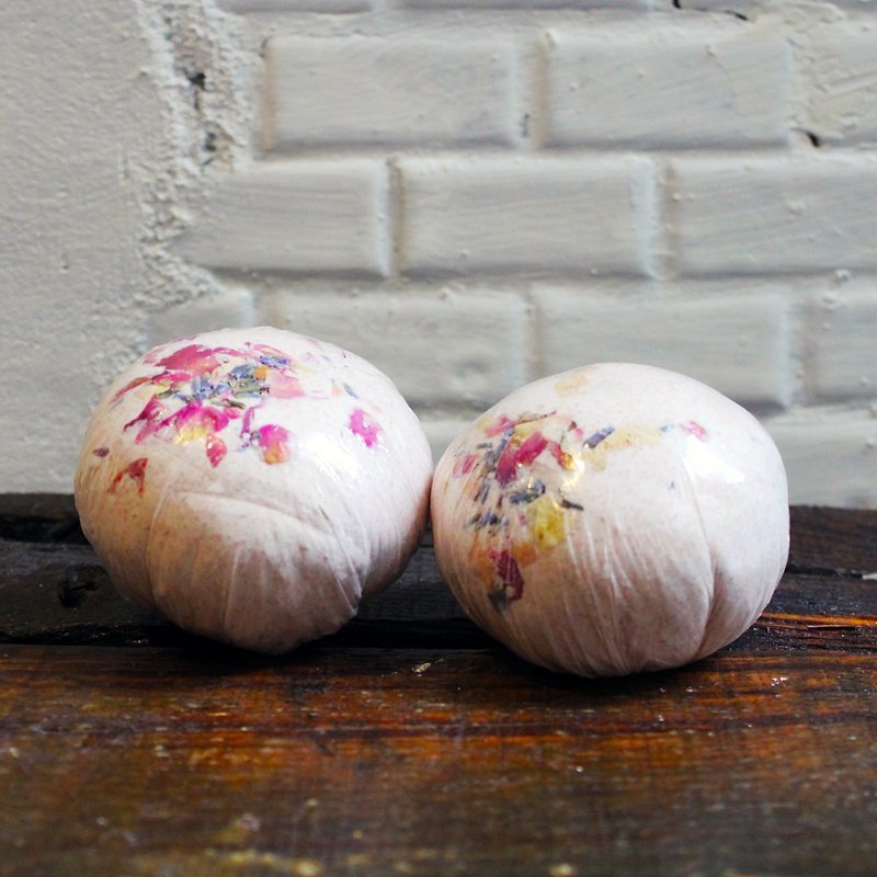 "Tasty natural" beauty Rose bath ball - Soap - Plants & Flowers Red