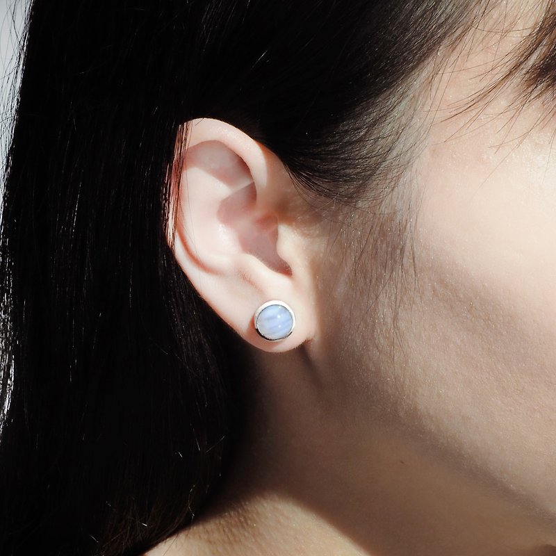 Binhai Xiangyu | blue chalcedony / blue agate / single piece | natural Gemstone earrings - Earrings & Clip-ons - Gemstone Purple