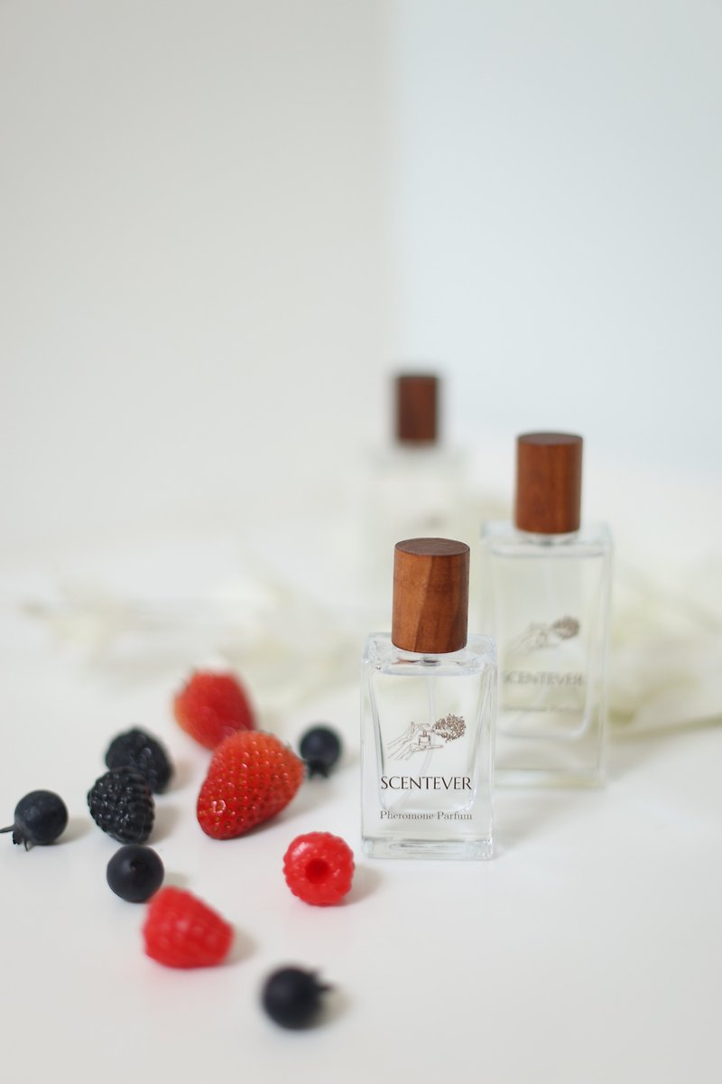 High-concentration pheromone fragrance for women | Glace | The alluring wild berry milk fragrance - น้ำหอม - แก้ว สีแดง