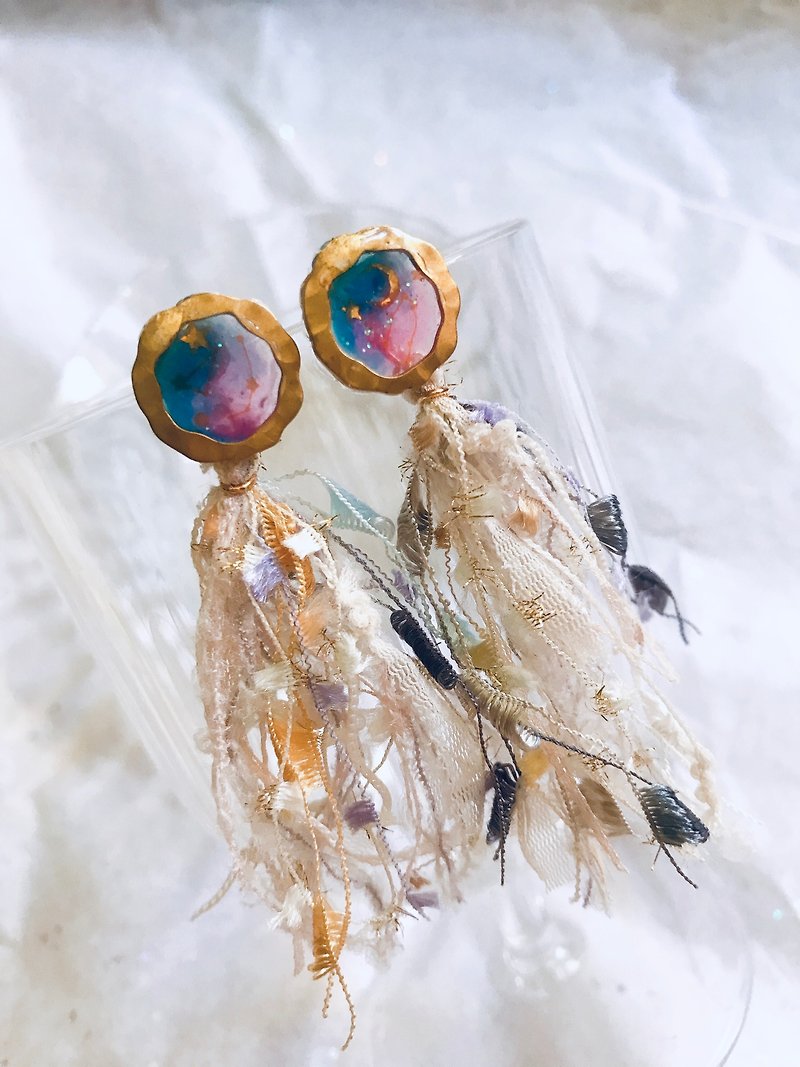 Golden romantic planet two-wear tassel earrings - Earrings & Clip-ons - Thread Multicolor