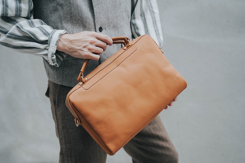 Briefcase portable shoulder - Briefcases & Doctor Bags - Genuine Leather Brown