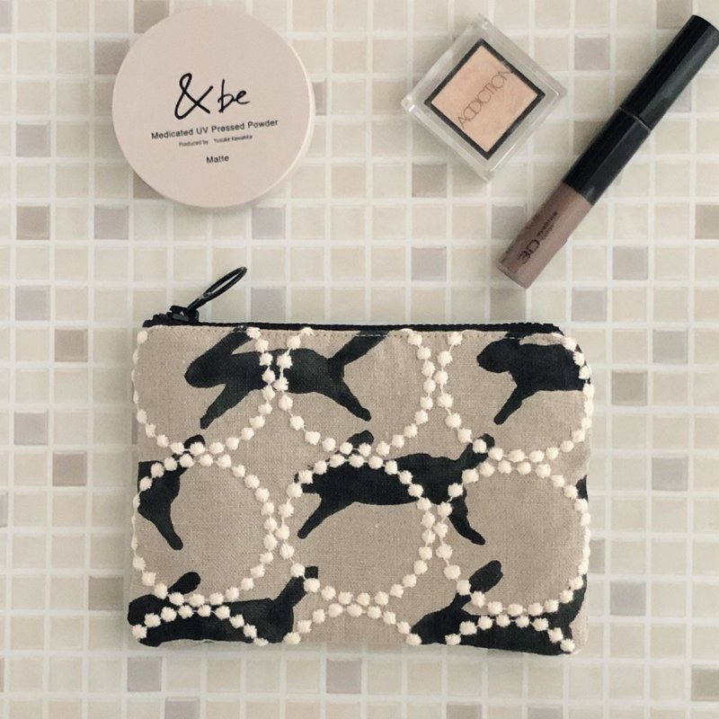 mina perhonen run run run × tambourine mini pouch popular design - Toiletry Bags & Pouches - Cotton & Hemp Khaki