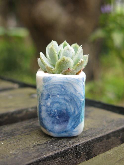 王榕手作陶 手作白瓷小盆栽-隨興藍調潑墨款 500-1000元交換禮物