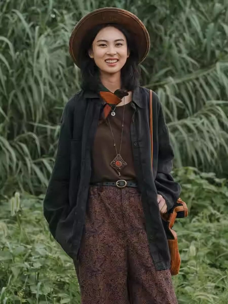 鹽黑色 全亞麻復古炒色鹽黑長袖襯衫 - 女襯衫 - 棉．麻 黑色