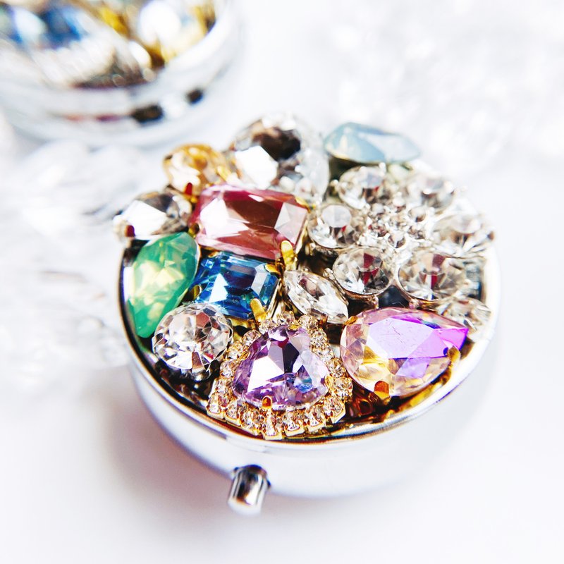 Pill case,case,Rhinestone, kawaii - 居家收納/收納盒/儲物盒 - 黏土 銀色