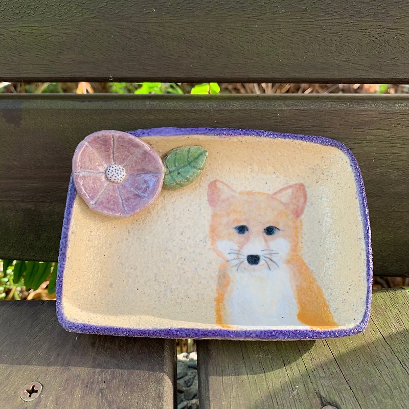 A Lu-Little Fox Pottery Plate/For you who love animals/Hand-painted only this one