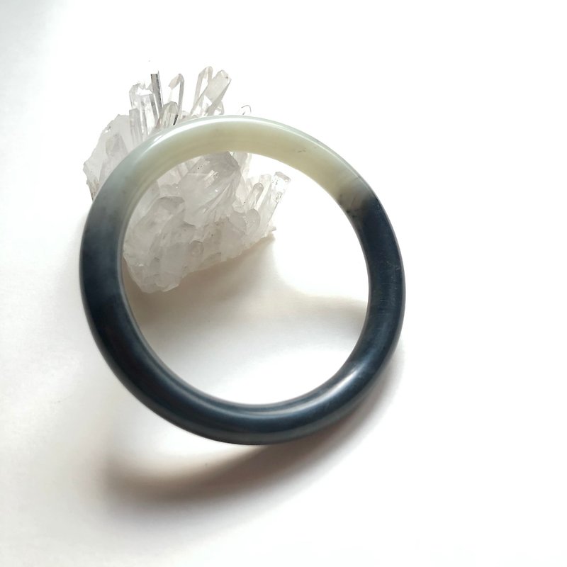 [Lingzangzhai] Black and White Tai Chi Jade Bracelet Jade Bracelet/Suitable for circle mouth 58, 59, 60, 61/round strips - สร้อยข้อมือ - หยก สีดำ