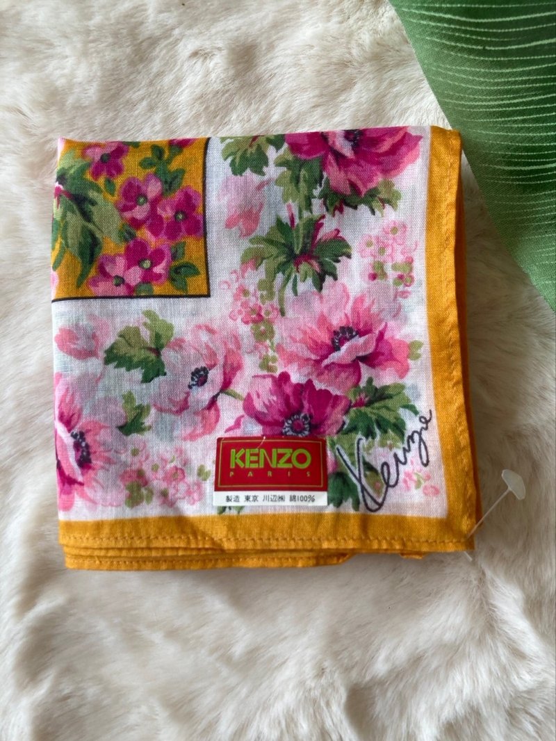 Designer Kenzo Handkerchief, Retro 90s Floral Pattern, Elegant Cotton Scarf, Sty - ผ้าเช็ดหน้า - ไฟเบอร์อื่นๆ 