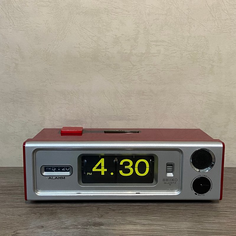 セイコー - 電池式フリップクロック - 時計 - その他の素材 レッド