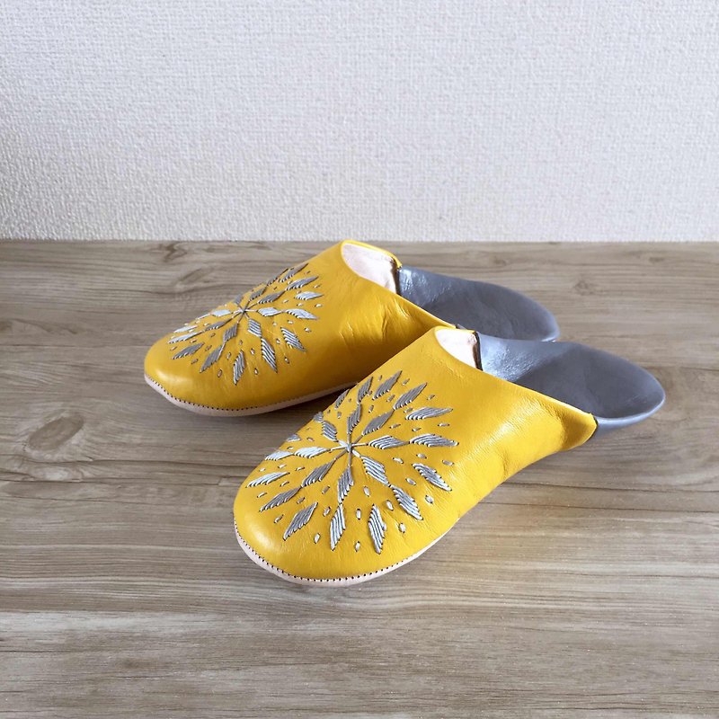 再販　手縫い刺繍の上品バブーシュ  ブロードリー  バイカラー  イエロー - 室內拖鞋 - 真皮 黃色