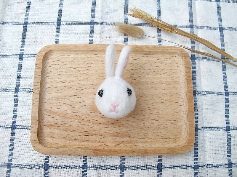 Needle Felt Animal White Rabbit Bunny Brooch - Brooches - Wool White