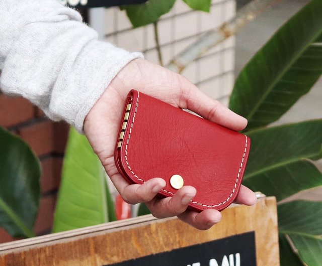 FENDI 赤 レザー キーケース Fモチーフ 保存袋付き FENDI 赤 レザー キーケース Fモチーフ 保存袋付き FENDI 赤