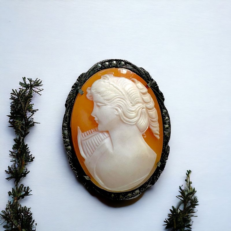 1940s 手工貝雕卡梅奧Cameo 銀框嵌白鐵礦石胸針相墜兩用飾品 - 項鍊 - 貝殼 橘色