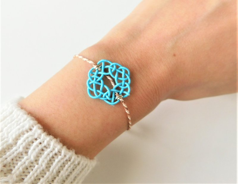 Water drawing and braided bracelet Awaji knitting color light blue - สร้อยข้อมือ - ผ้าไหม สีน้ำเงิน