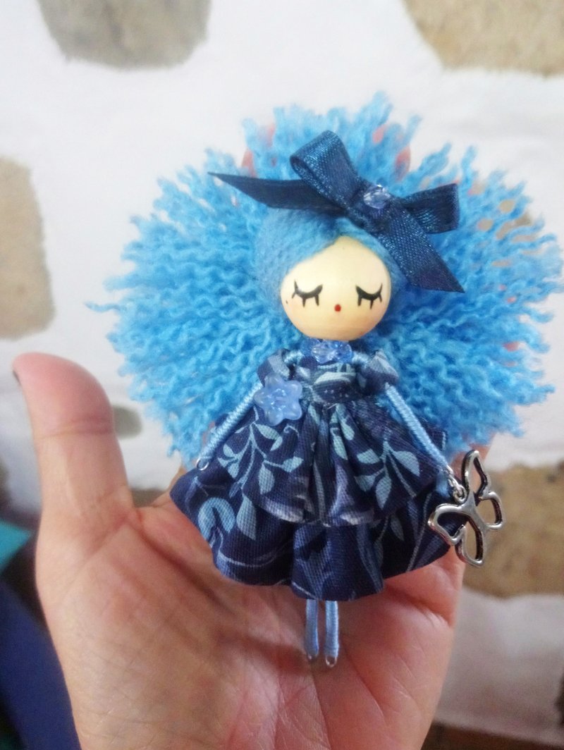 Brooch doll - 胸針 - 木頭 藍色