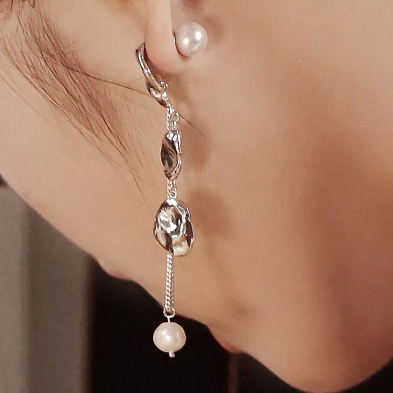 【Mell】Ru Meng Ling Freshwater Pearl Long Earrings - Earrings & Clip-ons - Other Metals Silver