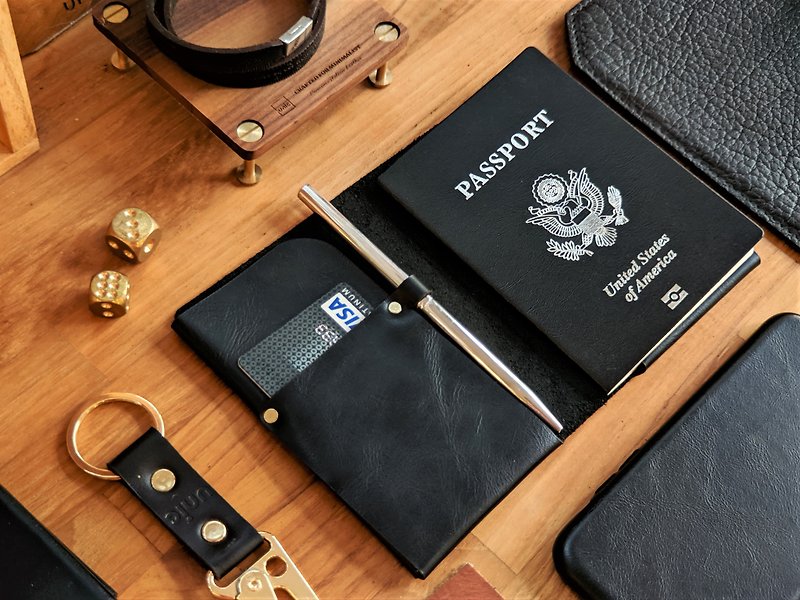 UNIC無縫線極簡護照夾 旅人隨行筆記本【可客製化】 - 護照夾/護照套 - 真皮 黑色