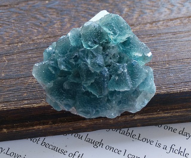 D066】八面体 グリーンフローライト 内モンゴル 鉱物 標本 【公式通販】