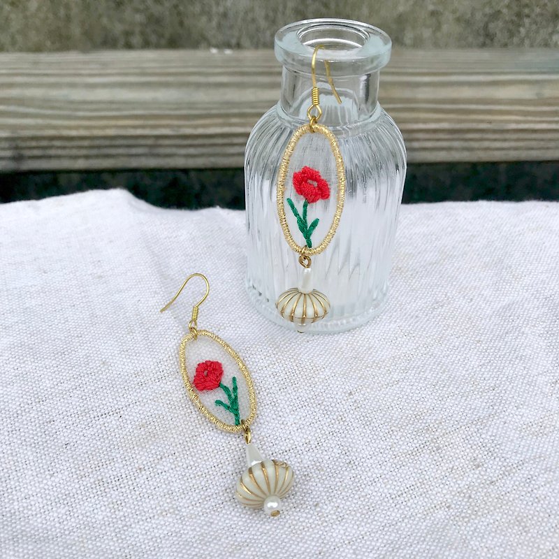 Hand-made embroidery//Gold thread vintage poppy earrings//Can be changed to clip style - Earrings & Clip-ons - Thread Red