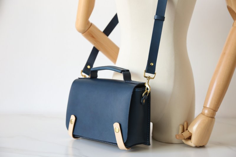 [Tangent Party] Minimalist messenger casual small square bag men's mini briefcase quiet blue - กระเป๋าแมสเซนเจอร์ - หนังแท้ สีน้ำเงิน