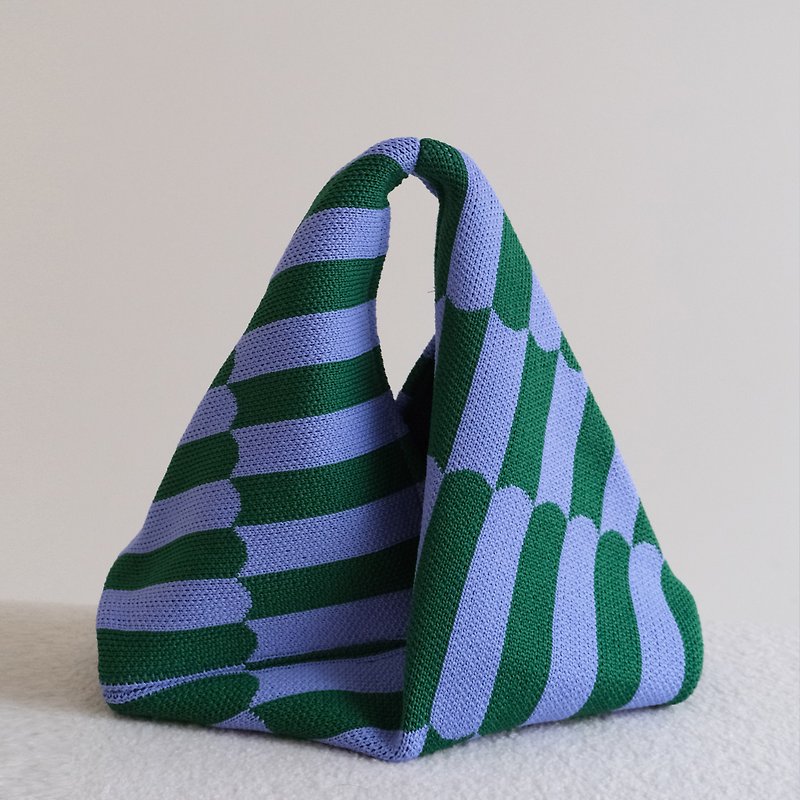 MediumTriangle Bag_Cylinder_Jade_Recycled Polyester Fiber - กระเป๋าถือ - เส้นใยสังเคราะห์ สีเขียว
