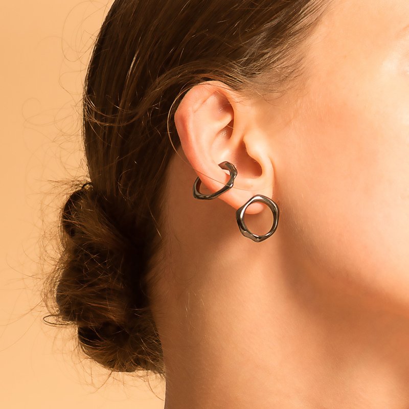 DATE. 18/08/21. Bubble Nebula - Hoop Ear Cuff - S (Black Gold Plated) - ต่างหู - ทองแดงทองเหลือง สีดำ