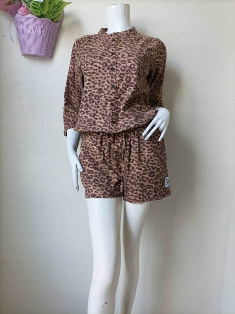 X-girl Cotton leopard print Jump suit Size 1 XS - 女裝工人褲/吊帶褲 - 棉．麻 
