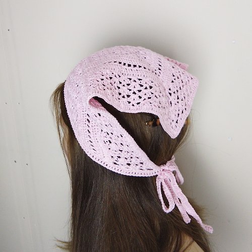 Alternative Crochet Boutique 粉色方巾鉤針。 夏季女士頭巾。 手工編織方巾