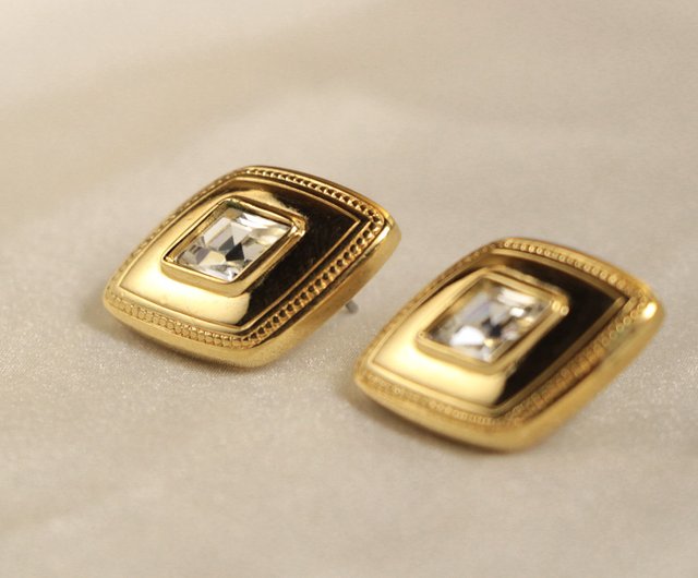 Burberrys hotsell vintage earrings