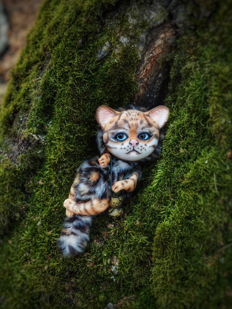 Cute Animal toy in Fantasy style kitten Leo Polymer clay Art doll OOAK figurine - Stuffed Dolls & Figurines - Other Materials Multicolor