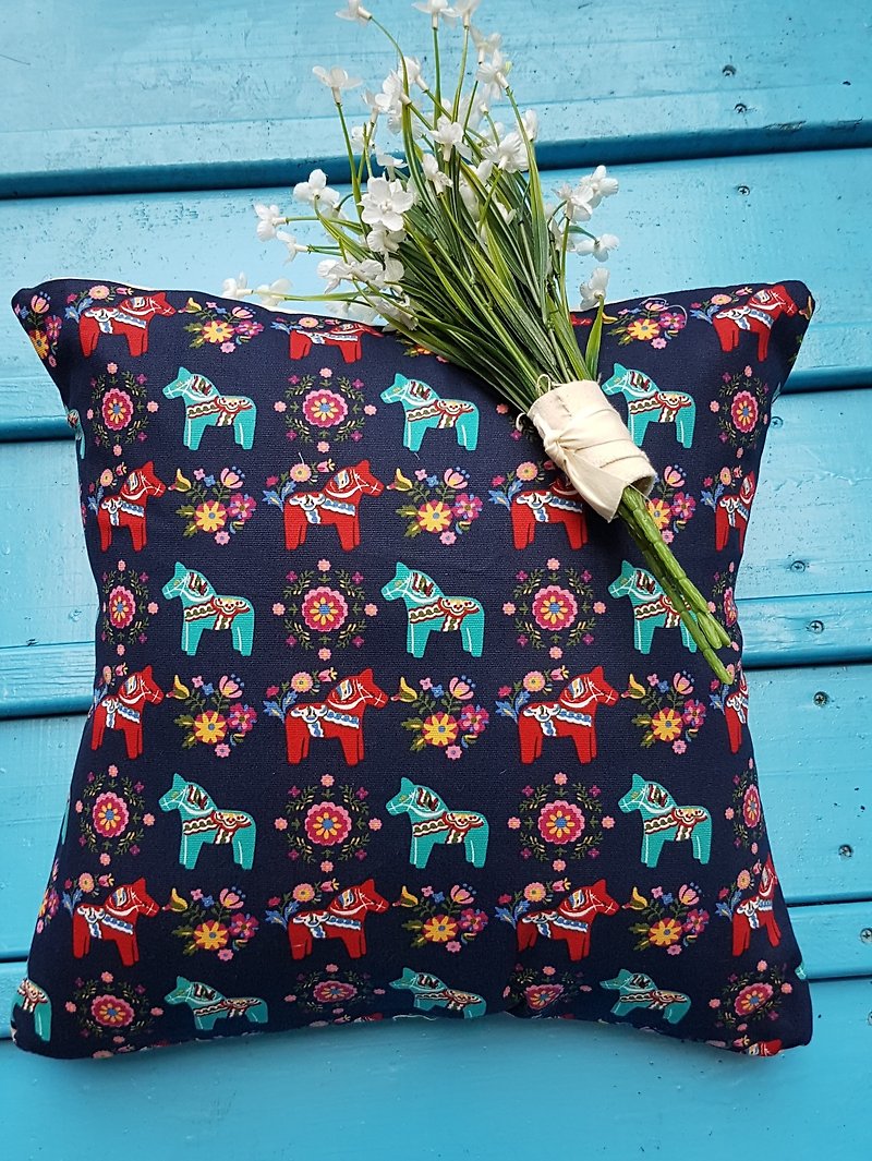 Nordic cute pony dark blue patterned pillow / pillow - หมอน - ผ้าฝ้าย/ผ้าลินิน สีน้ำเงิน
