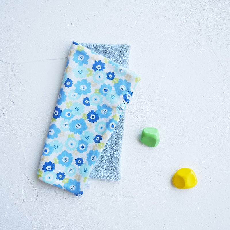 Organic Cotton Embroidered Handkerchief Towel ハンカチ-Blue Daisy - Bibs - Cotton & Hemp Blue