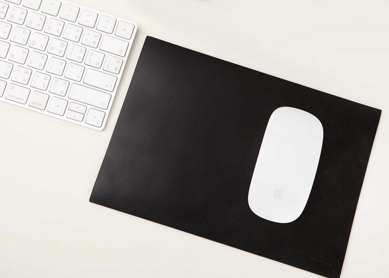 DA15 Mouse Pad – Black (Minimal Leather Items) - แผ่นรองเมาส์ - หนังแท้ สีดำ