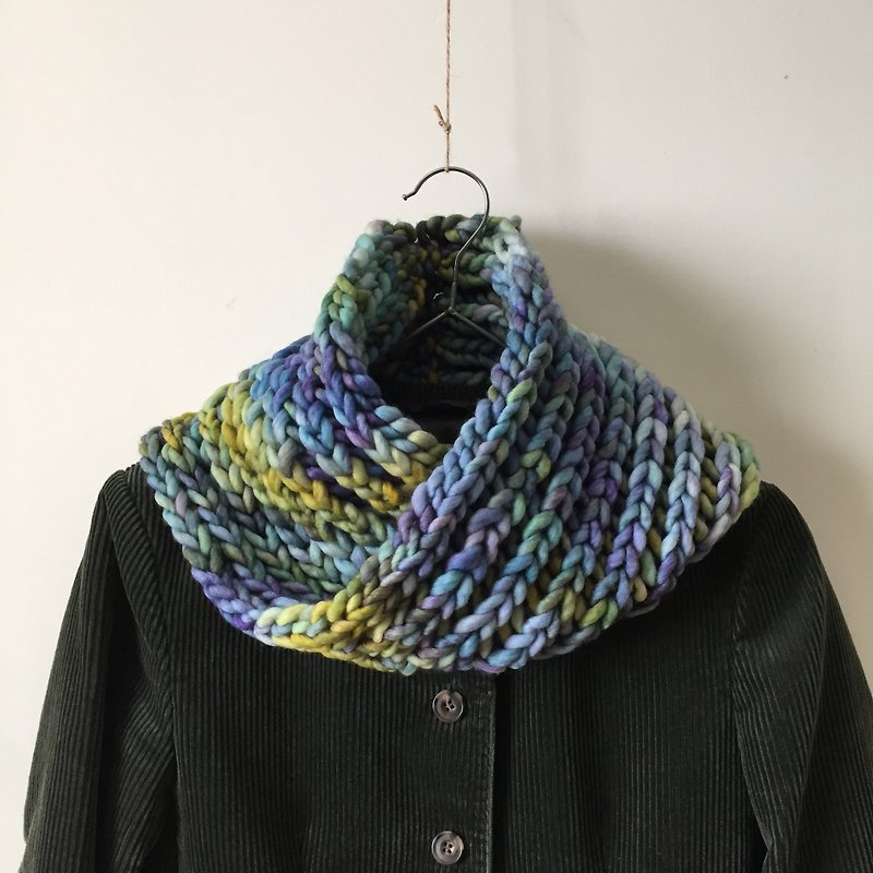 Known fabric warm whirring hand-knit Merino wool hand-dyed short-sleeved findemonium - ผ้าพันคอ - ขนแกะ สีเขียว