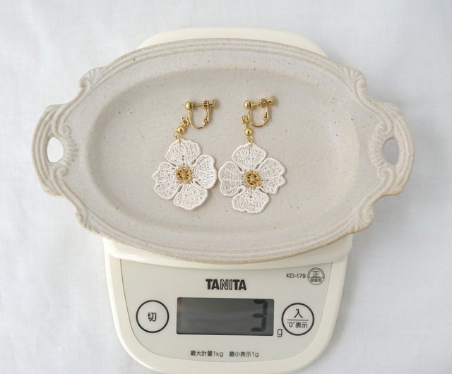Tanita Earrings in Lavender