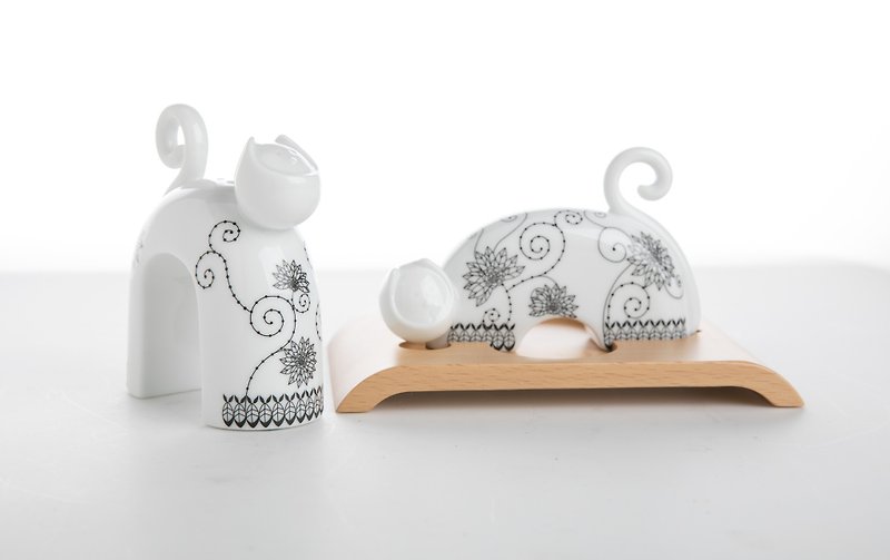 Lovable-Kitty SP (Snuggling)-Flower world(A) - Food Storage - Porcelain White