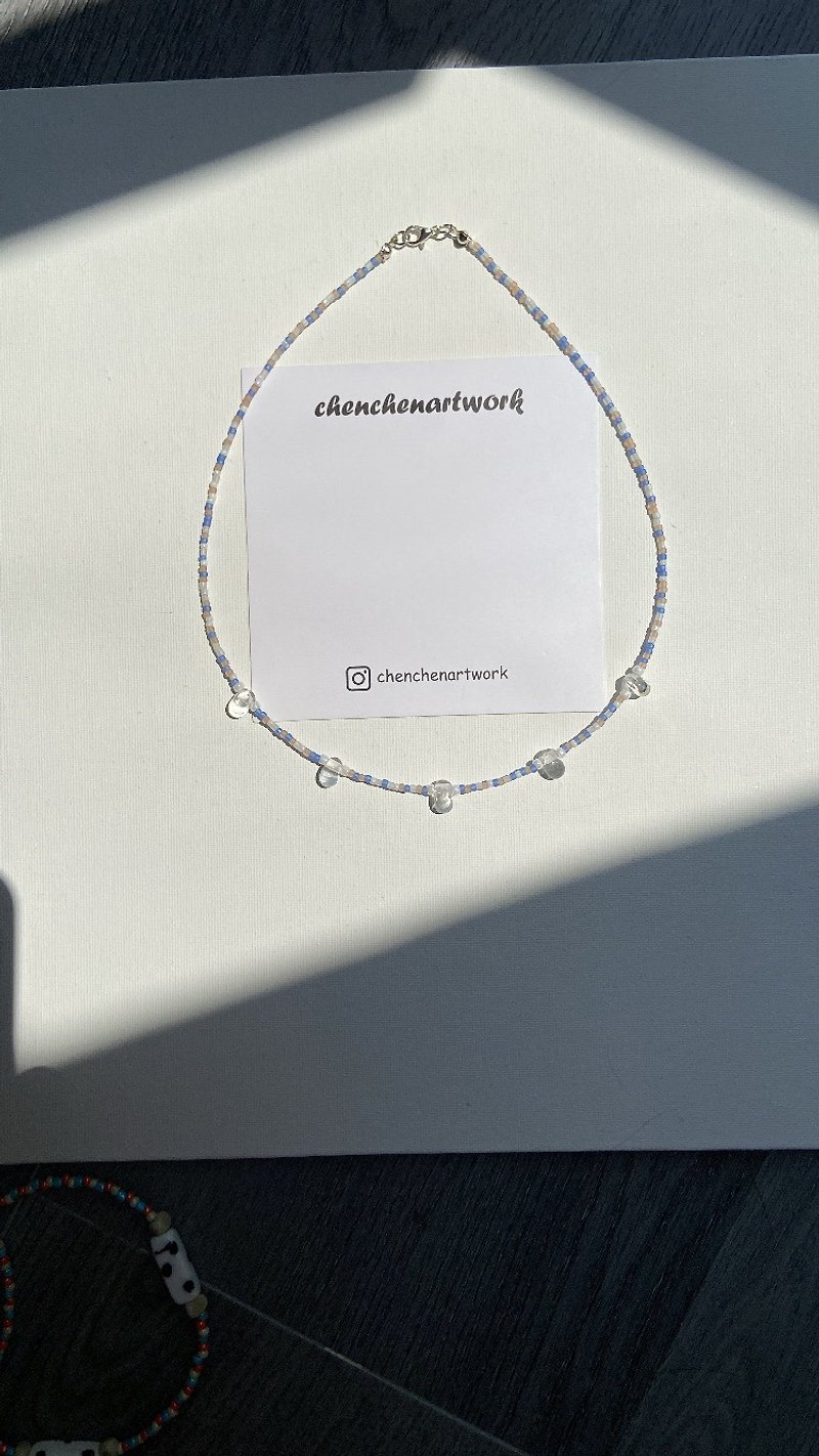 Transparent water drop Y2K beaded necklace handmade necklace - สร้อยคอ - วัสดุอื่นๆ ขาว