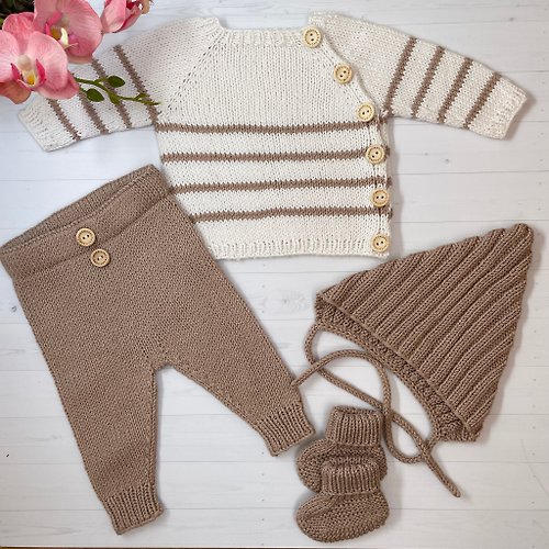 CrocheTales Baby boy coming home outfit, Hand knitted baby outfit
