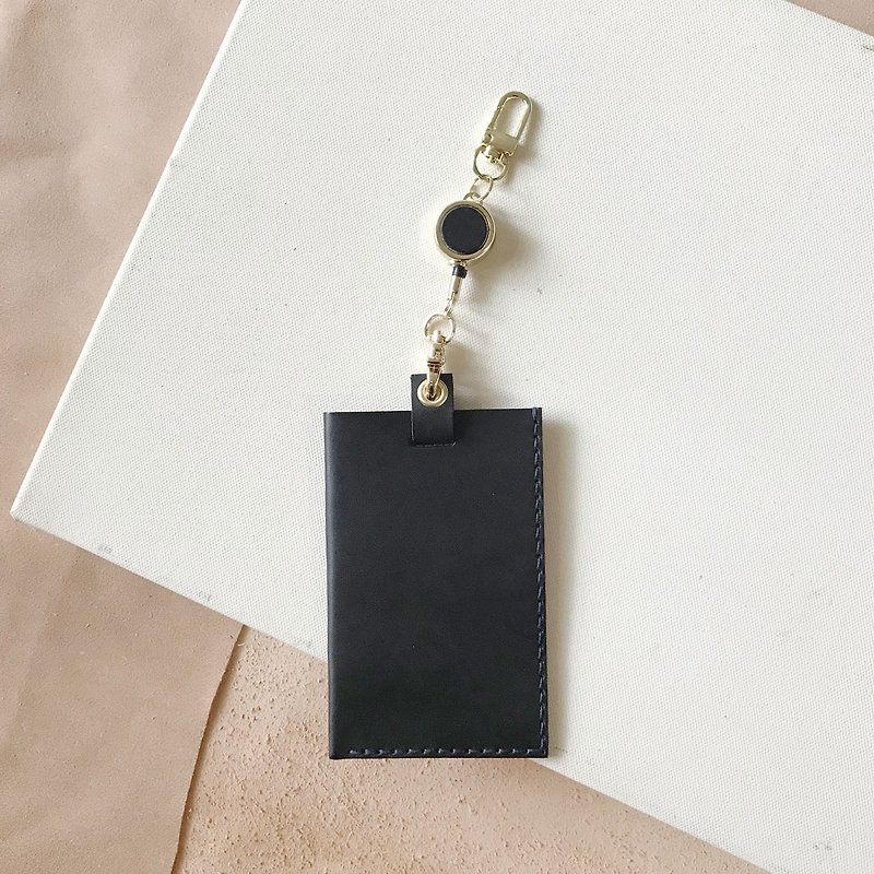 Handmade Leather_Easy Card Sleeve_Retractable Cord 30cm_Black - ที่ใส่บัตรคล้องคอ - หนังแท้ สีดำ