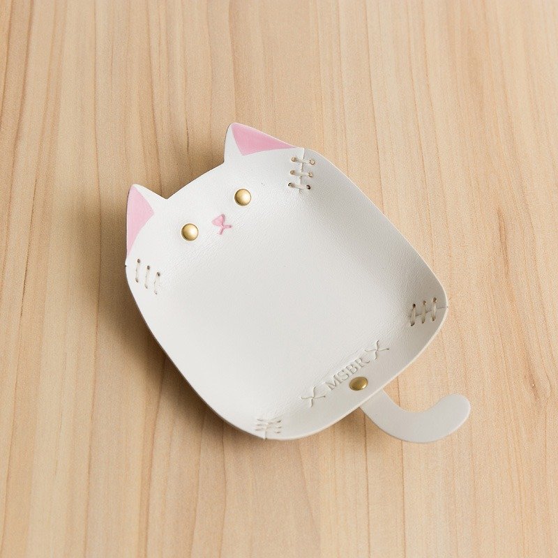 Hand-painted leather storage tray (white cat) - จานเล็ก - หนังแท้ ขาว