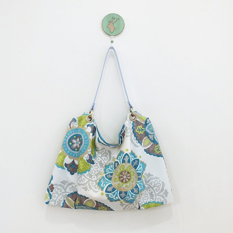 Mandala flower trapezoidal air feel pleated bag leather leather to turn the surface for color water blue - Messenger Bags & Sling Bags - Cotton & Hemp Blue