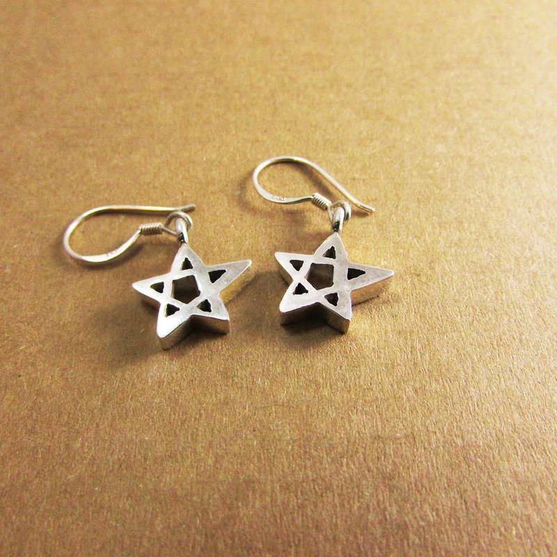 estrella earring_星星耳環 | 925純銀 限量 設計師手作 - 耳環/耳夾/耳骨夾 - 銀 銀色