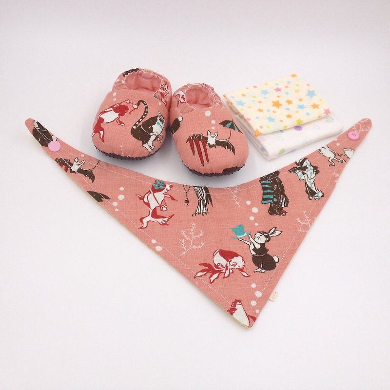 金魚遊大街-彌月寶寶禮盒(學步鞋/寶寶鞋/嬰兒鞋+2手帕+領巾) - 滿月禮物 - 棉．麻 紅色